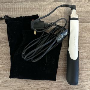 GHD flat iron/straightener, platinum edition